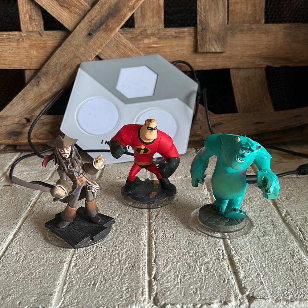 Nintendo Infinity Disney Jack Sparrow, Mr. Incredible and Sulley plus base